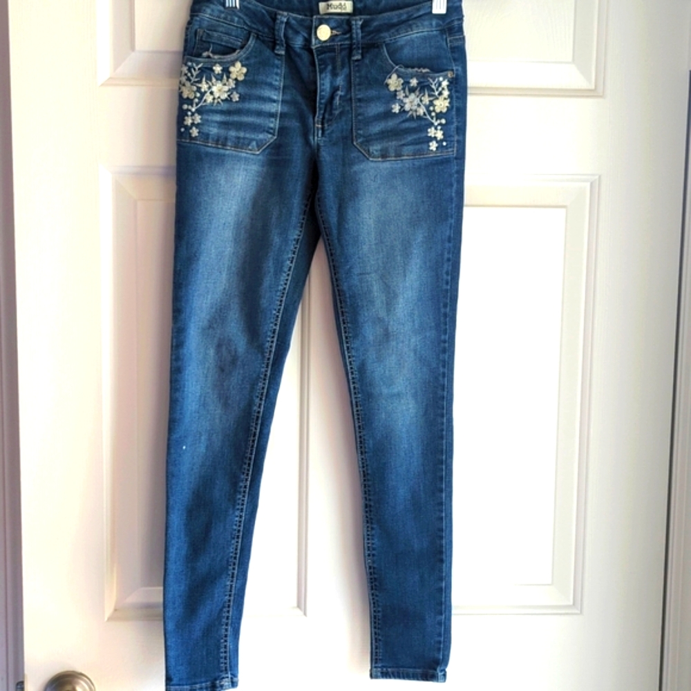 3/$15 - Girls Mudd Size 14 Skinny Jeans With Embroidery